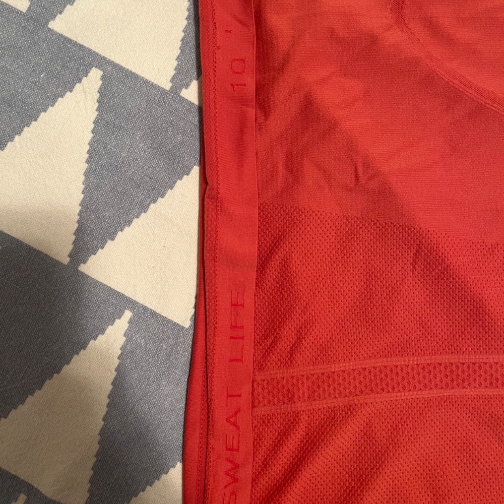 Lululemon tank women’s size 10, grapefruit color - Picture 9 of 9
